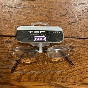 Foster Grant Titanium Reading Glasses +2.50 with Clear Lenses